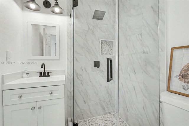 55 SW 13th St B, Dania Beach, FL 33004