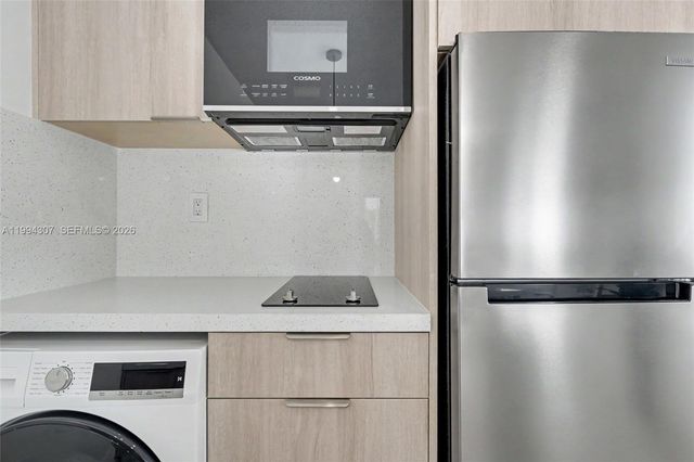 55 SW 13th St B, Dania Beach, FL 33004