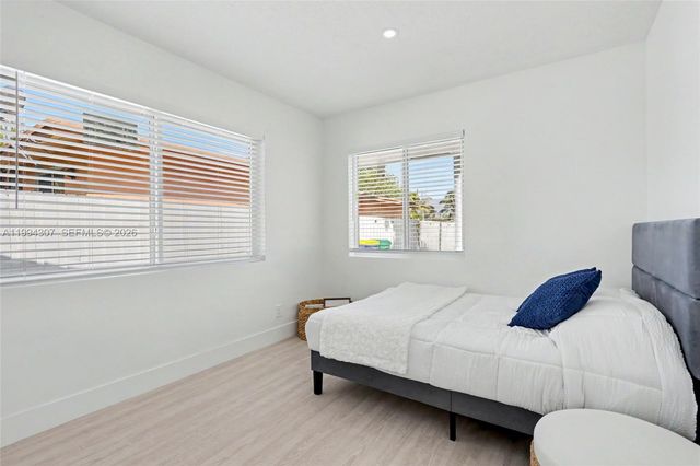 55 SW 13th St B, Dania Beach, FL 33004