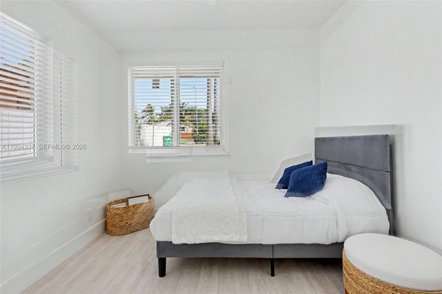 55 SW 13th St B, Dania Beach, FL 33004