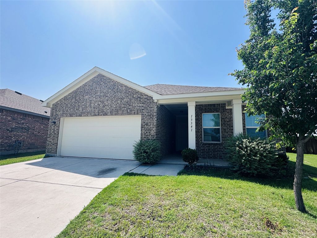 13341 Pine Dunes Drive, Fort Worth, TX 76052 — photo 2