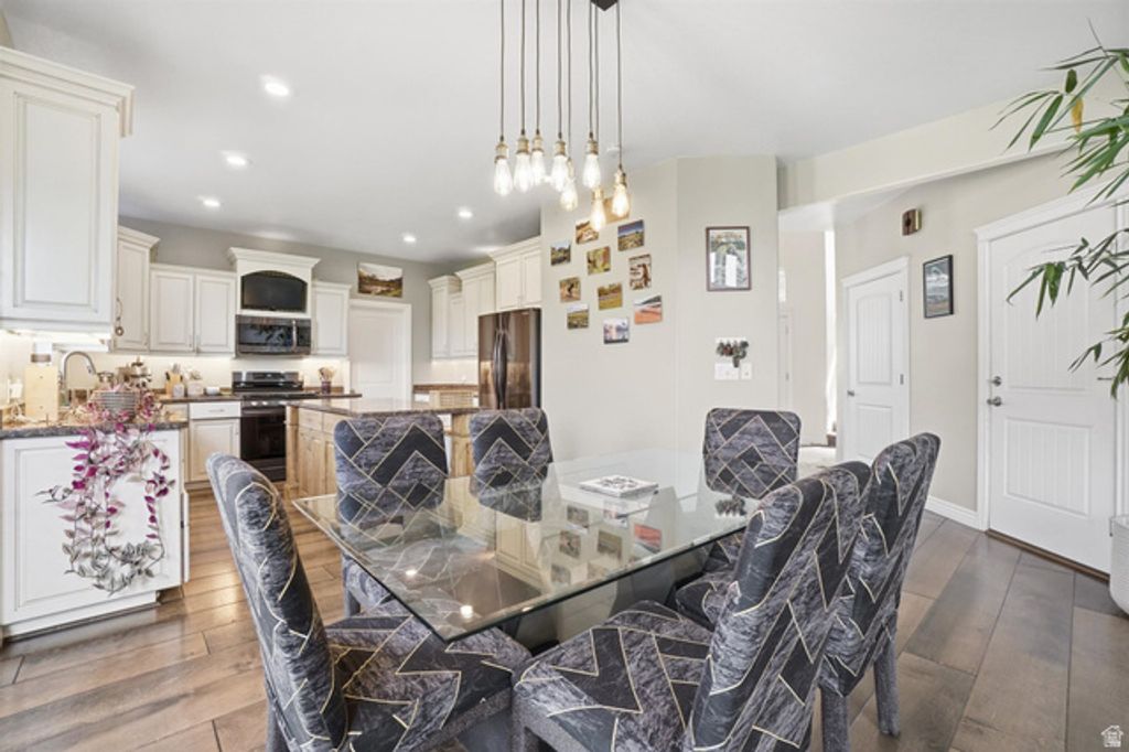 Image 14 of property listing at 5462 E 2575 N, Eden, UT 84310