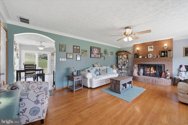 4001 BENTONVILLE RD, Bentonville, VA 22610