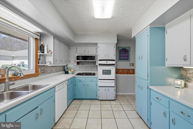 4001 BENTONVILLE RD, Bentonville, VA 22610
