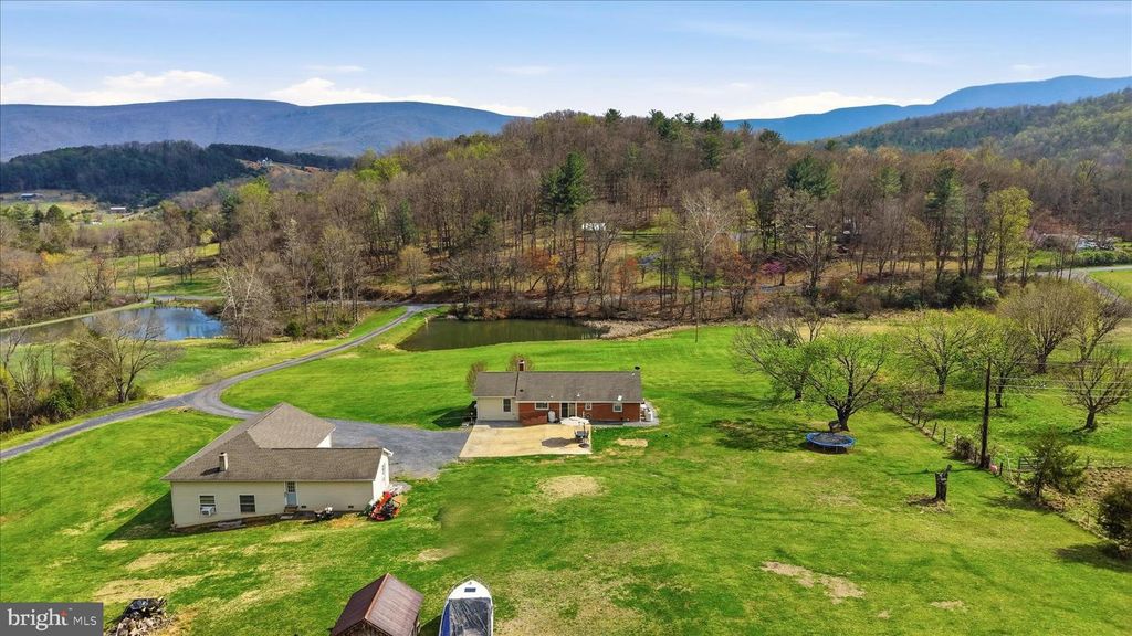 4001 BENTONVILLE RD, Bentonville, VA 22610