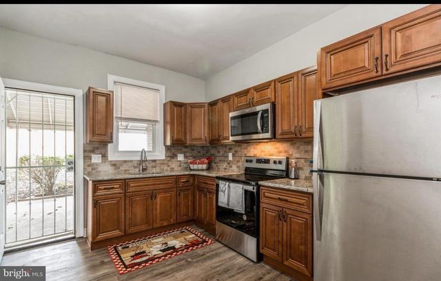 1015 W SUSQUEHANNA AVE, Philadelphia, PA 19122