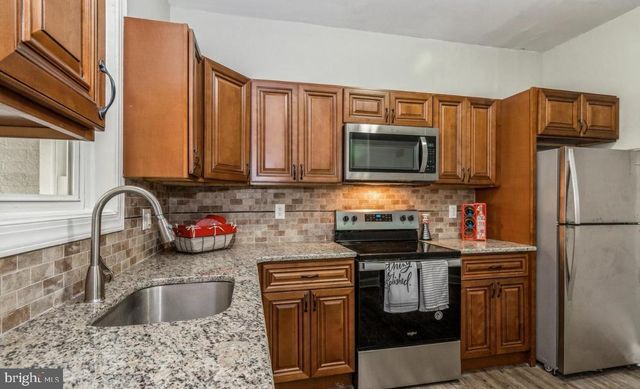 1015 W SUSQUEHANNA AVE, Philadelphia, PA 19122