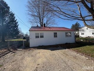 111 S Lake Street, Lakeville, IN 46536