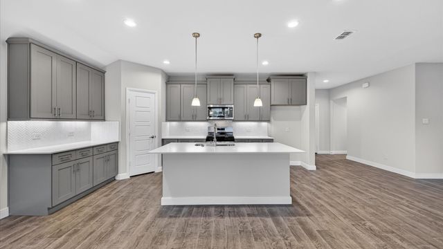 4225 CORNERSTONE Circle, Granbury, TX 76048