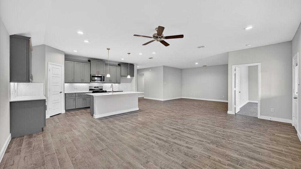 4225 CORNERSTONE Circle, Granbury, TX 76048 — photo 4