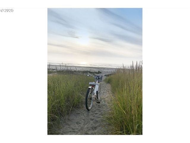 31405 J Pl, Ocean Park, WA 98640