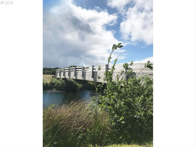 31405 J Pl, Ocean Park, WA 98640