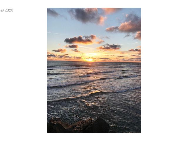 31405 J Pl, Ocean Park, WA 98640