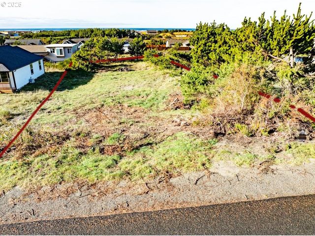 31405 J Pl, Ocean Park, WA 98640