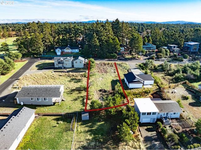 31405 J Pl, Ocean Park, WA 98640