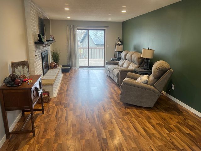 445 NE Rose Lane NE, Hutchinson, MN 55350