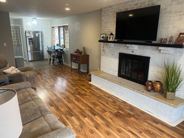 445 NE Rose Lane NE, Hutchinson, MN 55350