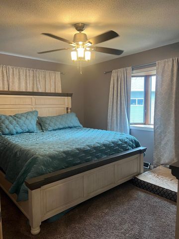 445 NE Rose Lane NE, Hutchinson, MN 55350