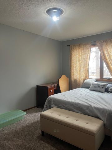 445 NE Rose Lane NE, Hutchinson, MN 55350