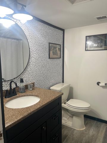 445 NE Rose Lane NE, Hutchinson, MN 55350