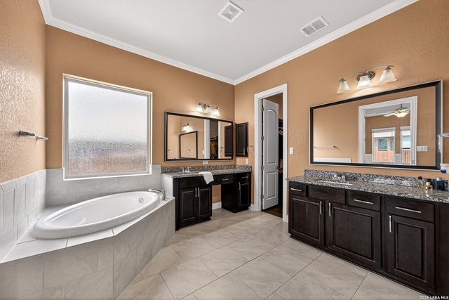 13157 Hallie Chase, Schertz, TX 78154