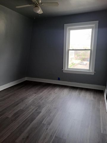 911 N 37th STREET, Milwaukee, WI 53208