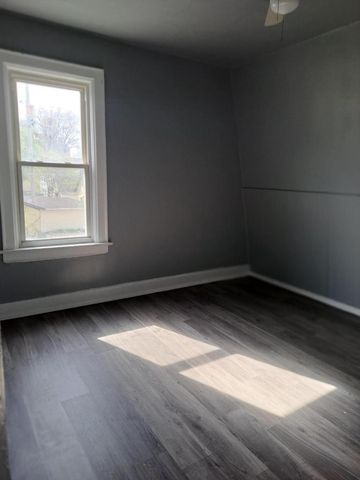 911 N 37th STREET, Milwaukee, WI 53208