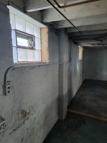 911 N 37th STREET, Milwaukee, WI 53208