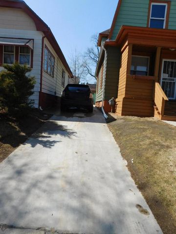 911 N 37th STREET, Milwaukee, WI 53208