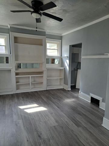 911 N 37th STREET, Milwaukee, WI 53208