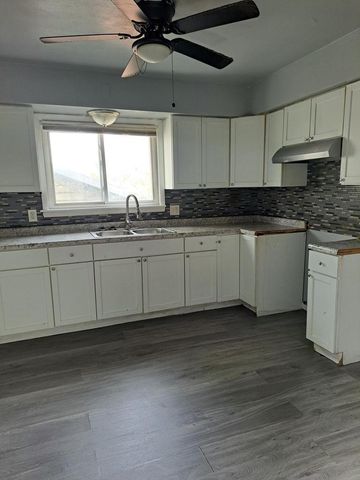 911 N 37th STREET, Milwaukee, WI 53208