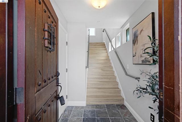 4101 Toddika Ln, Castro Valley, CA 94546