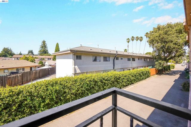 4101 Toddika Ln, Castro Valley, CA 94546