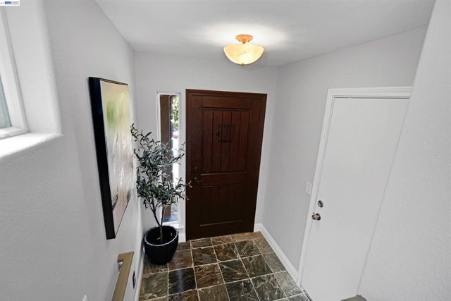 4101 Toddika Ln, Castro Valley, CA 94546
