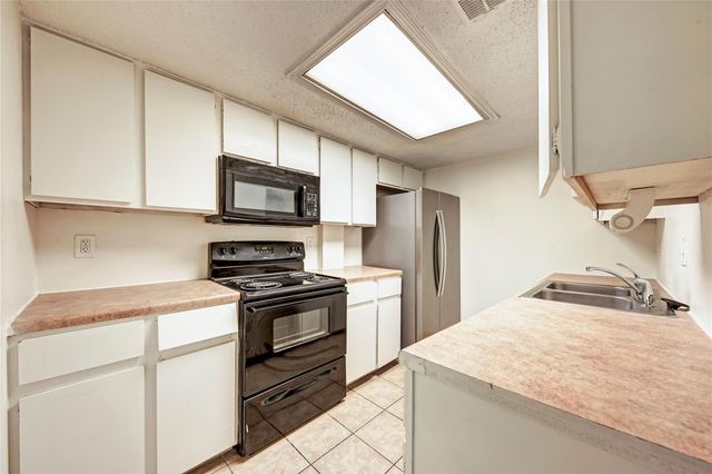 2401 Leon ST 300, Austin, TX 78705