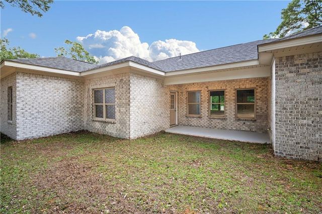 7040 Country Oaks Drive N, Irvington, AL 36544