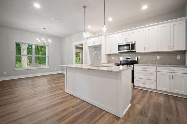 7040 Country Oaks Drive N, Irvington, AL 36544