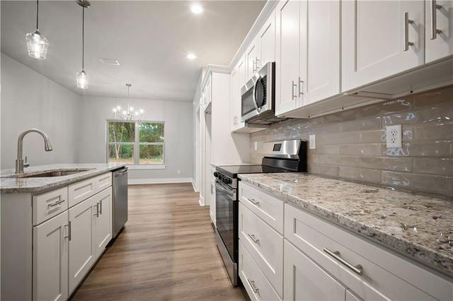 7040 Country Oaks Drive N, Irvington, AL 36544