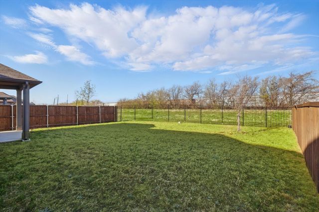 8937 Lantana Meadow Drive, Fort Worth, TX 76131