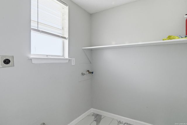 512 W Byrd Blvd, Universal City, TX 78148