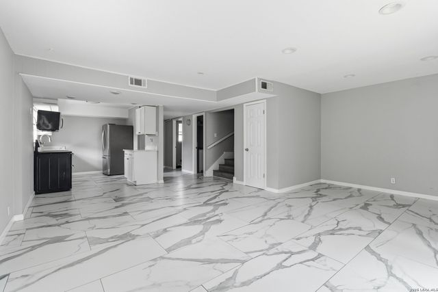 512 W Byrd Blvd, Universal City, TX 78148