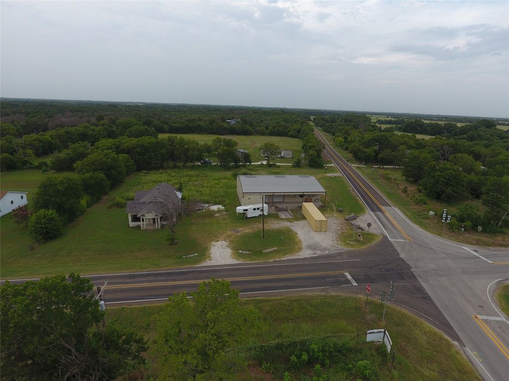 13332 W Fm 744, Barry, TX 75102