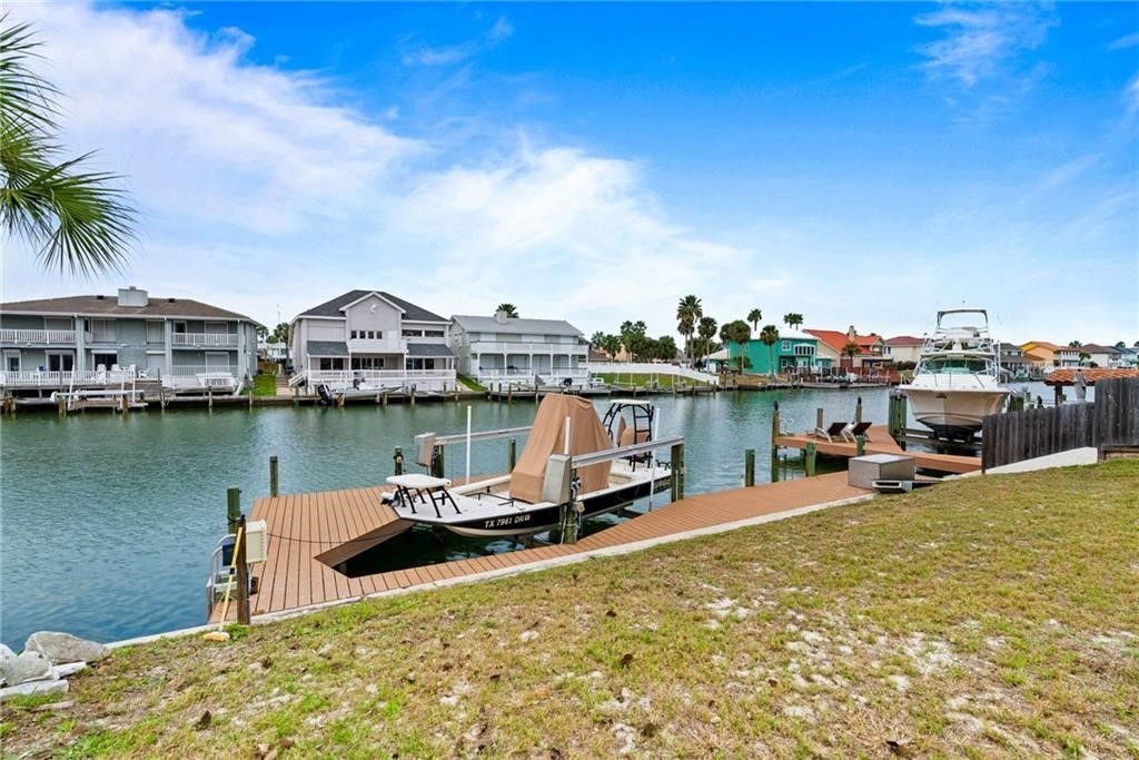 389 Marina Dr, Port Aransas, TX 78373 — photo 2