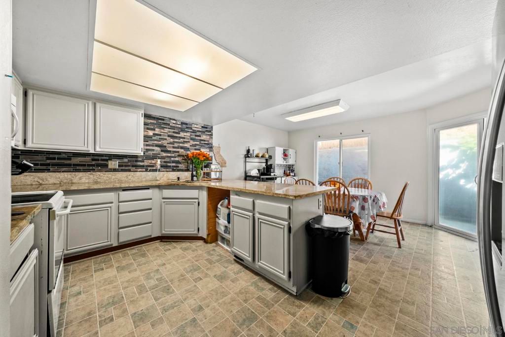 320 Rolling Hills, San Marcos, CA 92069 — photo 4