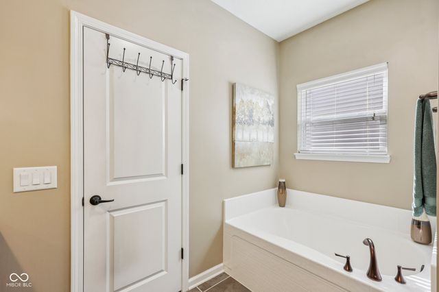 9657 Timber Circle, Mccordsville, IN 46055