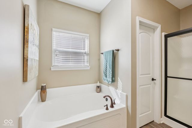 9657 Timber Circle, Mccordsville, IN 46055