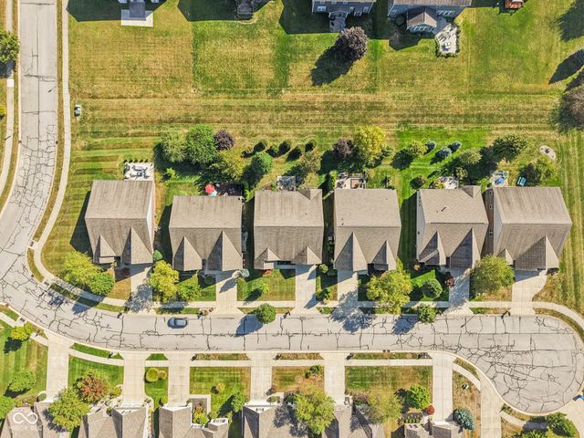 9657 Timber Circle, Mccordsville, IN 46055