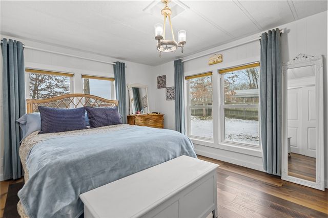 135 North Brayton Road, Tiverton, RI 02878