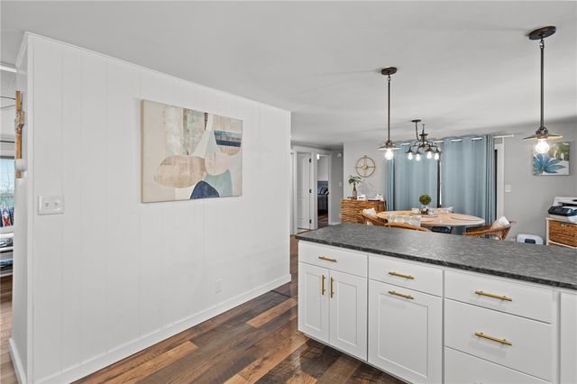 135 North Brayton Road, Tiverton, RI 02878