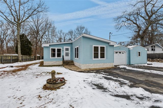 135 North Brayton Road, Tiverton, RI 02878